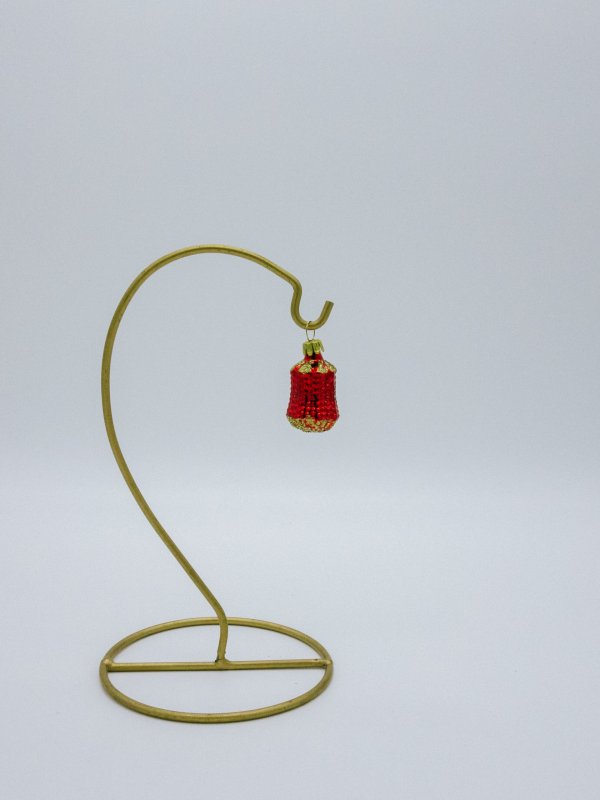 Formkugel aus dem Mini Christbaumornamente Set in Rot aufgehängt