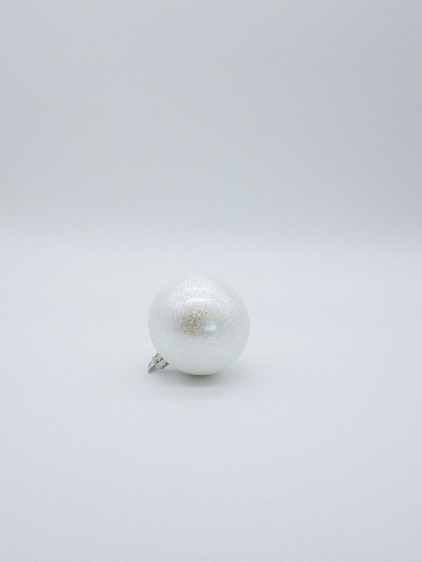Glimmer Christbaumkugel in weiß mit 8 cm
